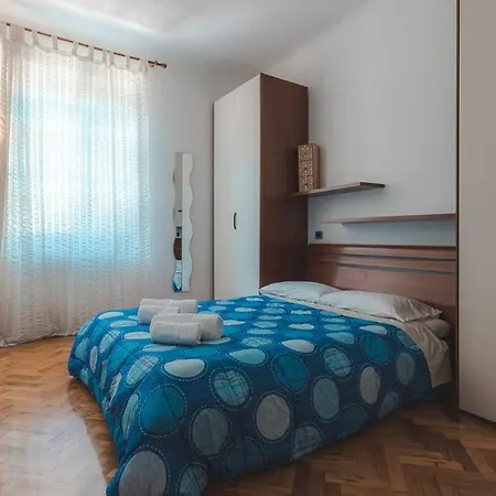 Ginestre Apartment