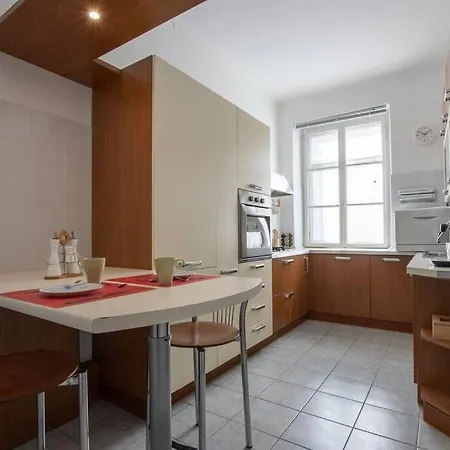 Apartment Ginestre *